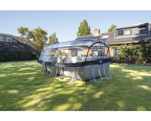 Nadzemný bazén so zastrešením bazéna v záhrade