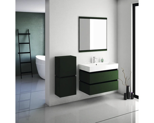 Moderná kúpeľňa s umývadlovou skrinkou, zrkadlovou skrinkou a vysokou skrinkou