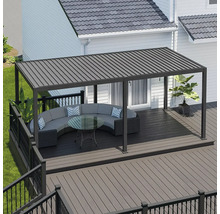 Pergola s nábytkom na terase