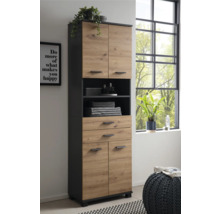 Vysoká skrinka s dvierkami a zásuvkami v kúpeľni