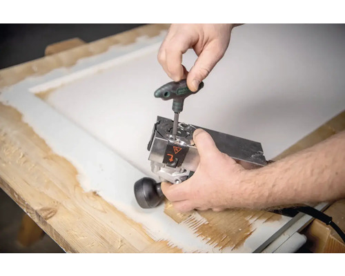 Jednoručná fréza nastavovaná kľúčom