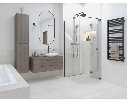 Moderná kúpeľňa so sprchou, umývadlom, zrkadlovou skrinkou a ohrievačom uterákov