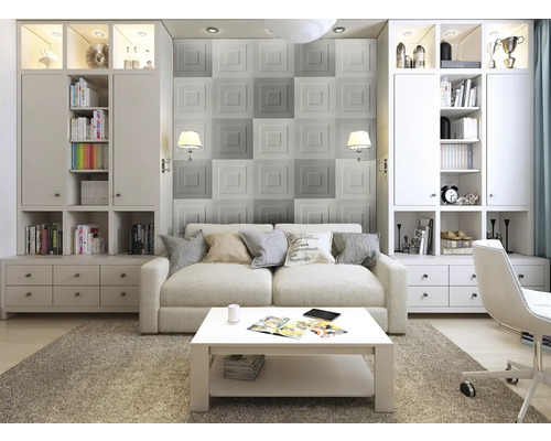 Obývacia izba s pohovkou, konferenčným stolíkom, policami a štvorcovou tapetou