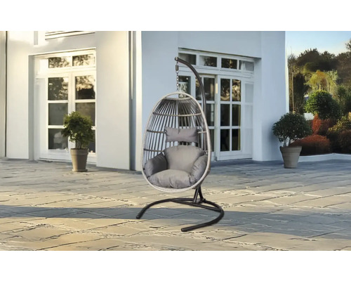 Závesné kreslo z ratanu s oceľovým rámom na vonkajšie použitie