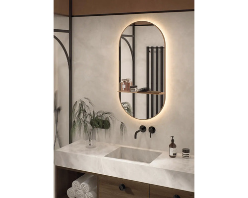 Kúpeľňa s umývadlom, zrkadlom s osvetlením a batériou