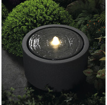 Okrúhla fontána s vodou a osvetlením do záhrady