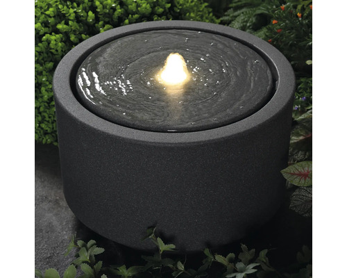 Okrúhla izbová fontána s vodotryskom