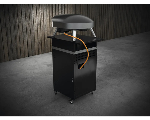 Pizza pec s čiernou spodnou skrinkou a plynovou prípojkou