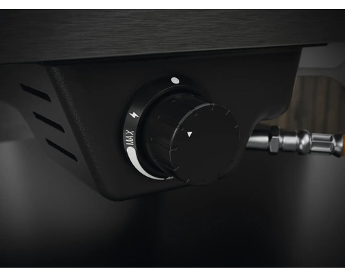 Detail plynového grilu s označením maximálneho výkonu