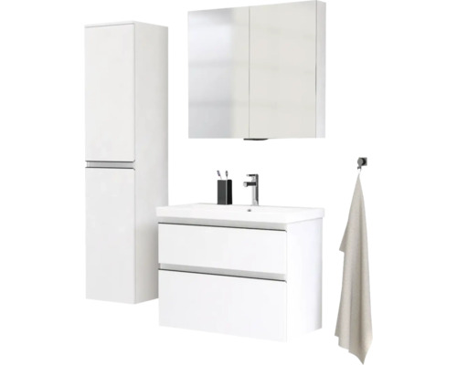 Kúpeľňová súprava s vysokou skriňou, skrinkou pod umývadlo, zrkadlovou skrinkou a uterákom