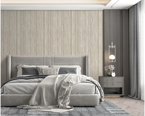 Svetlá spálňa s posteľou, nočným stolíkom a tapetou