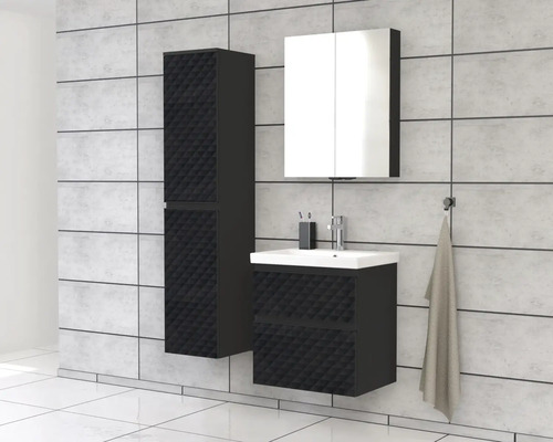 Kúpeľňa s umývadlovou skrinkou, zrkadlovou skrinkou a vysokou skriňou v modernom dizajne