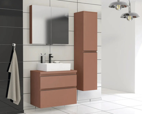 Kúpeľňa s umývadlovou skrinkou, zrkadlovou skrinkou a vysokou skrinkou