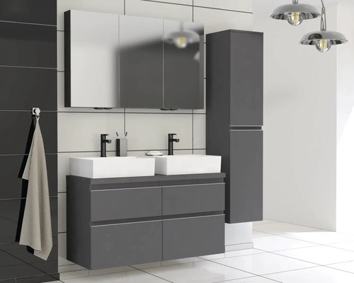 Kúpeľňa s dvojitým umývadlom, zrkadlovou skrinkou a vysokou skrinkou v modernom dizajne