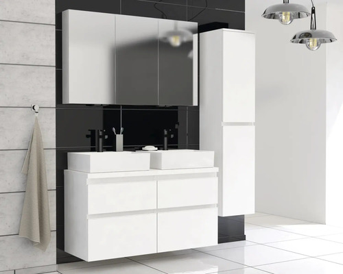 Moderná kúpeľňová zostava so zrkadlovou skrinkou, skrinkou pod umývadlo, dvomi umývadlami na dosku a vysokou skrinkou