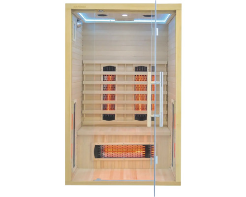 Vnútorný pohľad na saunu s drevenými stenami, lavicou a infračervenými žiaričmi za sklenenými dverami