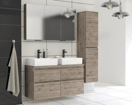 Kúpeľňa s dvojitým umývadlom, zrkadlovou skrinkou a vysokou skriňou