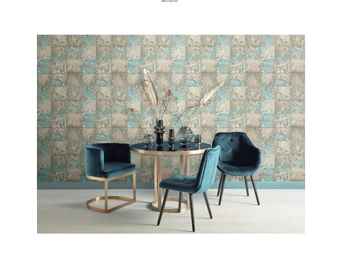 Jedálenská súprava s tromi stoličkami, stôl so sklenenou doskou a nástenná tapeta s dizajnom dlaždíc pre štýlovú jedáleň