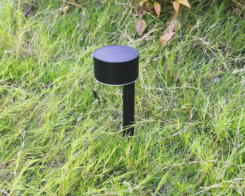 Solárna lampa na osvetlenie záhrady