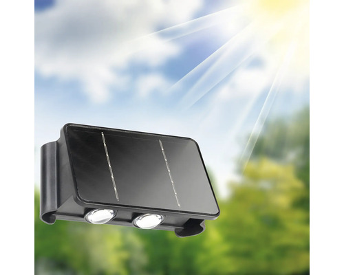 Solárna lampa pred zamračenou oblohou