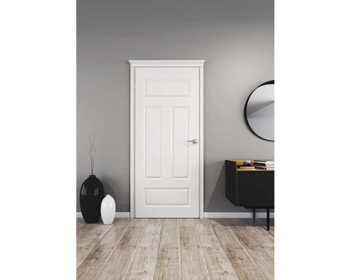 Interiérové dvere s tromi výplňami vo svetlej miestnosti