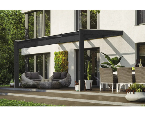 Zastrešenie terasy SKAN HOLZ Novara 450 x 309 cm, laminované drevo, antracit Terasa s pergolou, sedením a dekoratívnymi prvkami pred moderným domom.