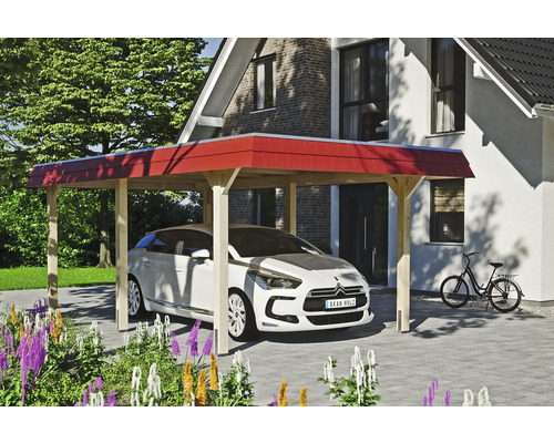 Prístrešok na auto SKAN HOLZ Wendland červený kryt vr. kotiev, EPDM membrána, 362 x 628 cm, prírodná Drevený prístrešok pre auto s červenou strechou vedľa domu s autom pod ním
