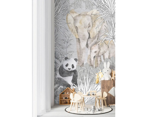 Detská izba s tapetou džungle so slonmi, pandou a rastlinami
