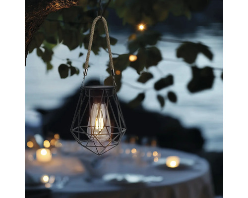 Dekoratívne solárne svetlo s lanovým závesom pre vonkajšie použitie