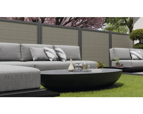 Terasa s posedením a zástenou pre ochranu súkromia