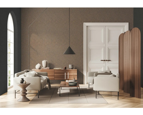 Obývacia izba s pohovkou, kreslom, dreveným stolom, skrinkou a dekoratívnou stenou