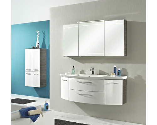 Moderná kúpeľňová zostava s umývadlovou skrinkou, zrkadlovou skrinkou a vysokou skrinkou