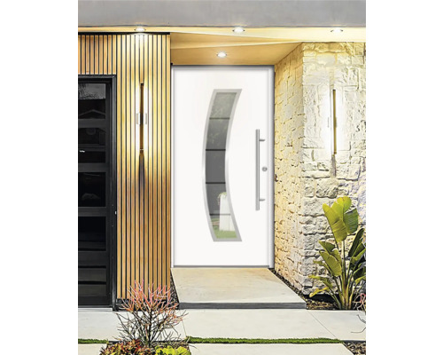 Biele vchodové dvere so sklenenou vložkou a nerezovou kľučkou