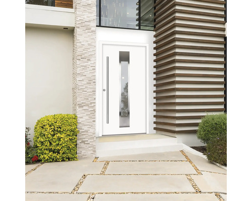 Moderné vchodové dvere so sklenenou vložkou a bočnou rukoväťou vo svetlom dome