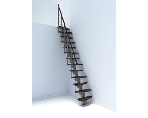 Pohľad do miestnosti na schodisko s drevenými schodmi a kovovým zábradlím