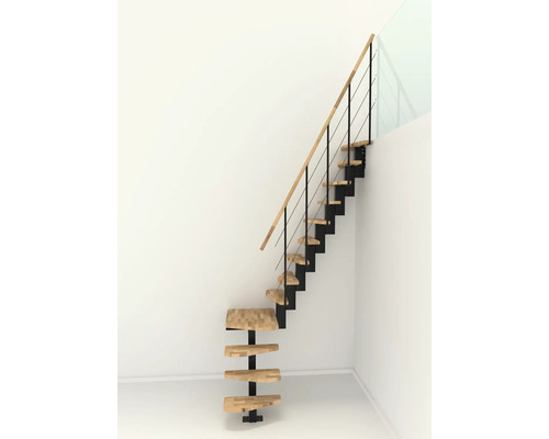 Samonosné schodisko z dreva a ocele pred bielou stenou