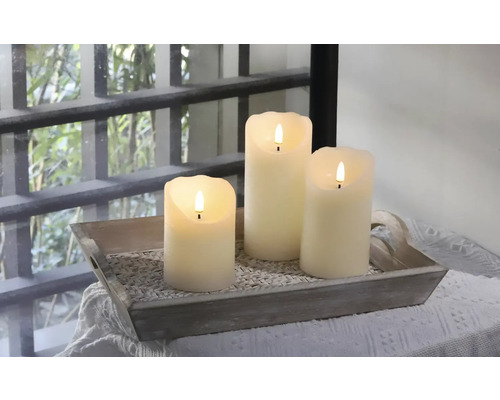 Dekoratívne LED sviečky na podnose