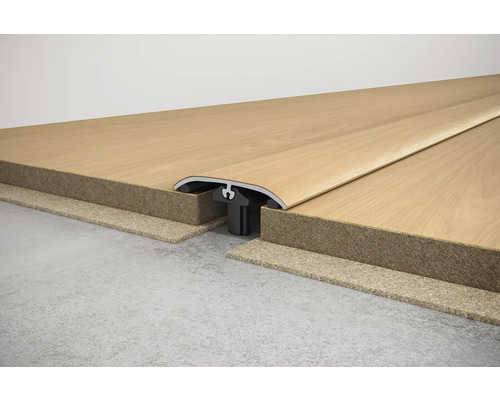 Podlahový profil na spojenie dvoch drevených podláh