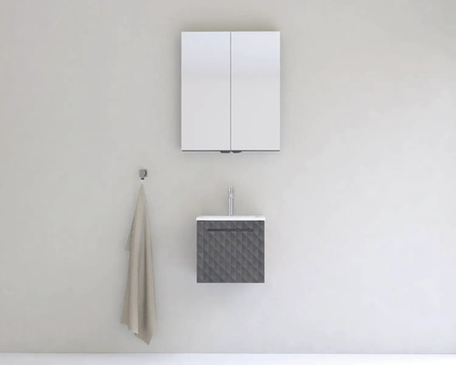 Moderná kúpeľňa s umývadlovou skrinkou a zrkadlovou skrinkou