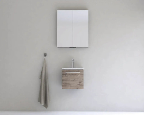 Kúpeľňa so zrkadlovou skrinkou a skrinkou pod umývadlo