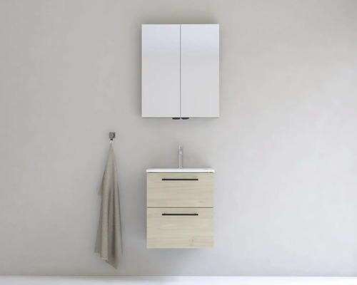 Kúpeľňa s umývadlovou skrinkou, umývadlom a zrkadlovou skrinkou