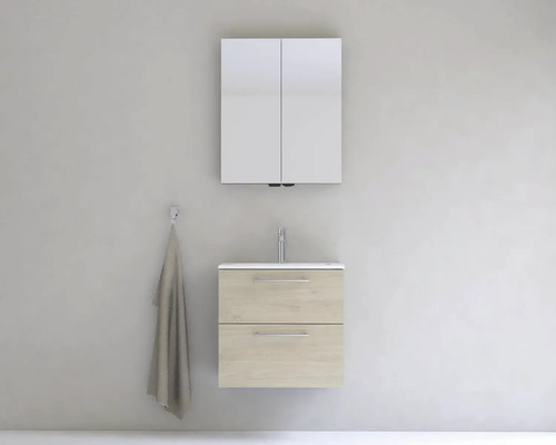 Kúpeľňa s umývadlom, spodná skrinka s dvomi zásuvkami a zrkadlová skrinka