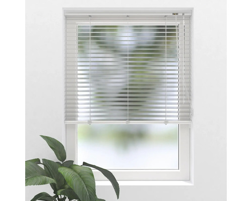 Okná s horizontálnou žalúziou na reguláciu svetla