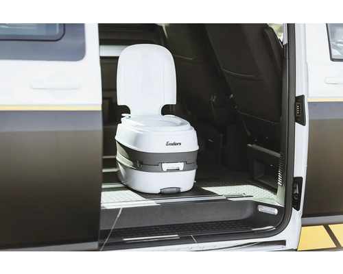 Kempingová toaleta Enders v interiéri vozidla