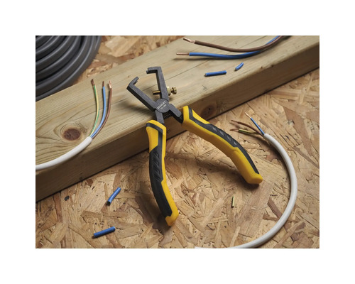 Odizolovacie kliešte Stanley na odizolovanie káblov