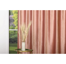 Dekoratívne usporiadanie so závesom, vázou a obilnými klasmi