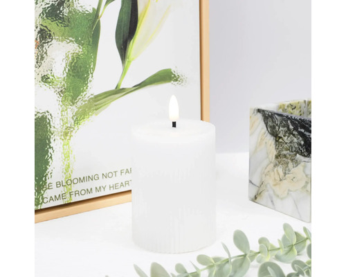 Dekoratívna LED sviečka s efektom plameňa