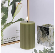 Dekoratívna LED stĺpová sviečka s vertikálnymi drážkami