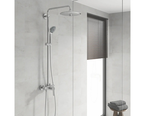 Sprchový systém s hlavovou a ručnou sprchou v modernej kúpeľni