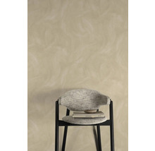 Dekoratívna nástenná maľba so stoličkou a knihami